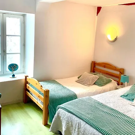 Holiday home Les De Double Rural 29 Couchages Et 85km De Paris Pronleroy